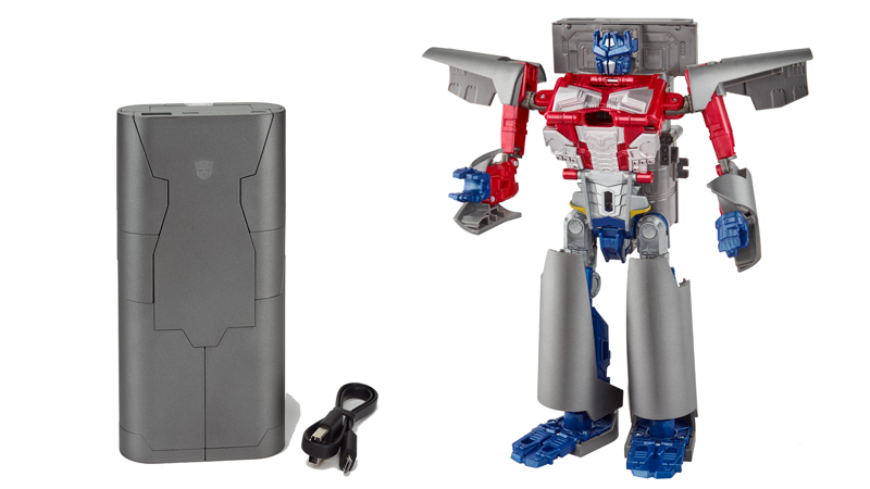Illustration for article titled Hasbro's Own Convention Will Sell You a Giant Transformer That Actually Charges Your Phone